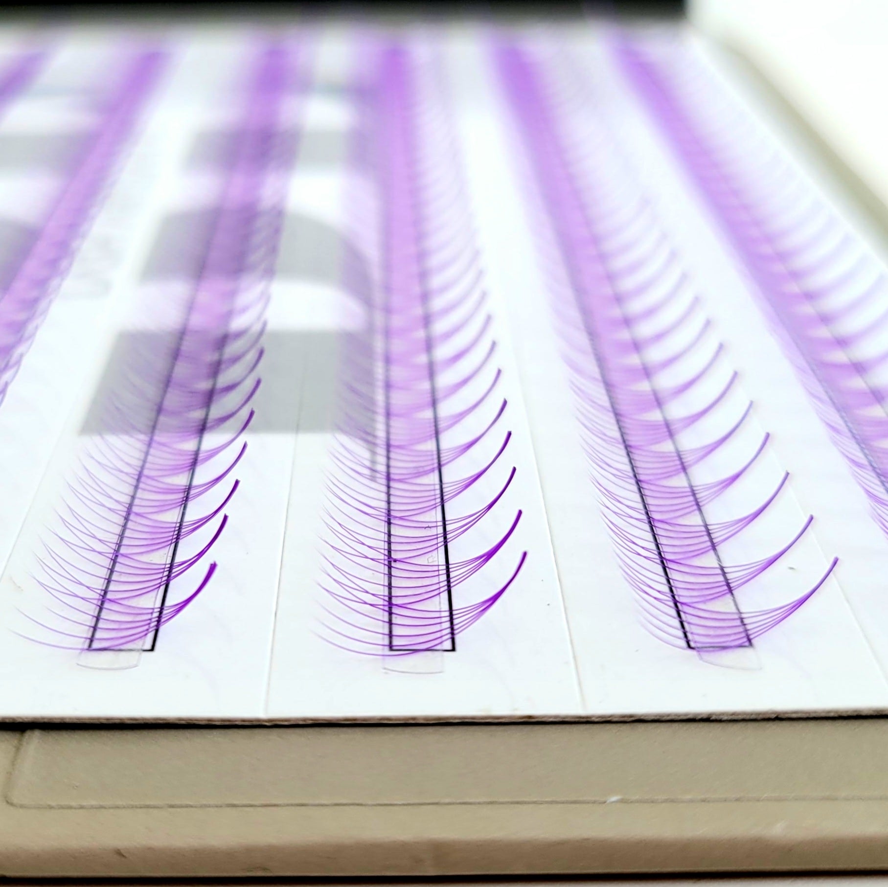 6D | 0.07 Éventail de cils violets - Mélange
